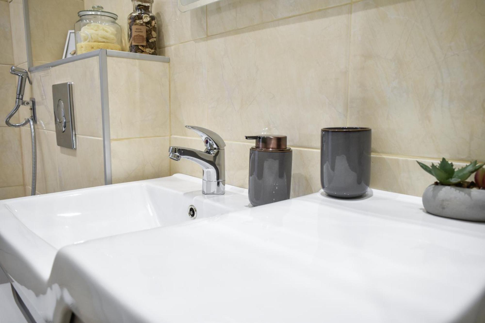 סופיה Duplex Condo Prime Location 2Bth 2 Studios מראה חיצוני תמונה